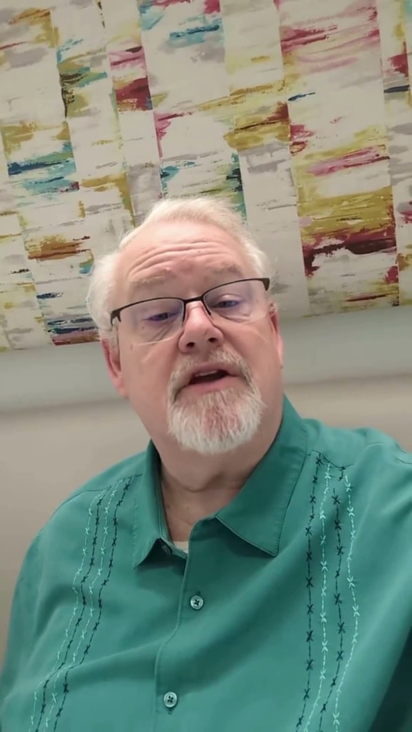Robert M. — depoimento em vídeo